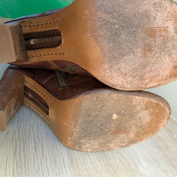 Woman's Frye Villager Lace Boot Tall Heeled Size 8-8.5 Brown Distressed - Picture 7 of 9